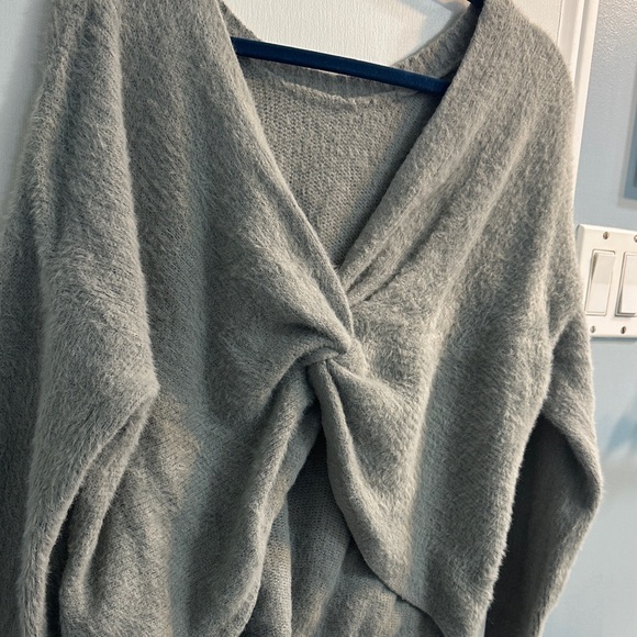 Hollister Soft Gray V-Neck Sweater - Picture 2 of 5